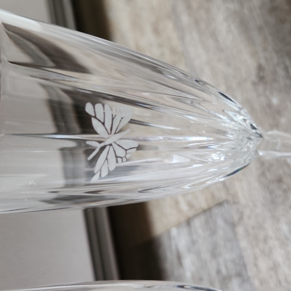 Set of champagne glasses with a craved butterfly on them - Picture 3 of 3